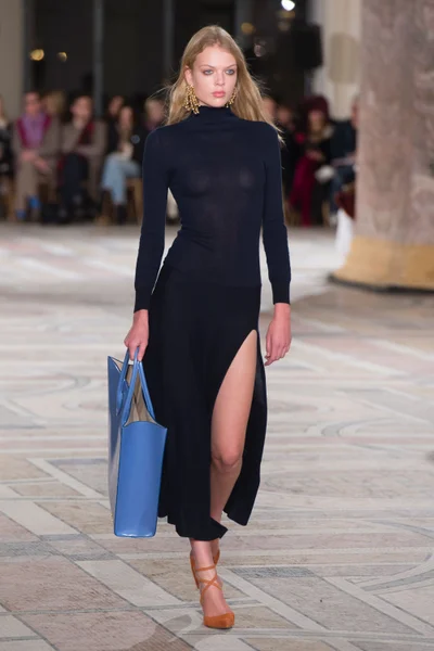 Look 29